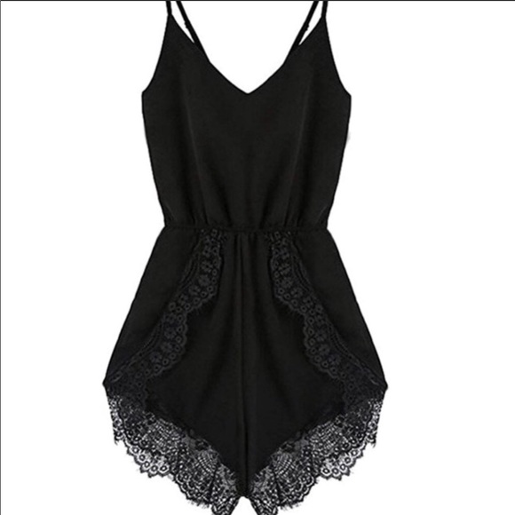 Sold 🌟🆕Perfect Lace Trimmed Black Romper 🌟XL - Picture 2 of 4